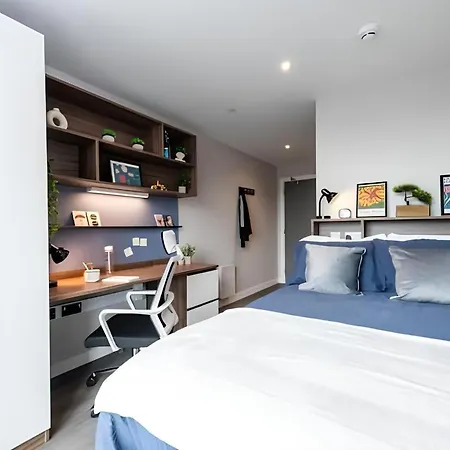 Cushy Rooms And Apartments At Nelson Place For Students Only Belfast Exterior photo